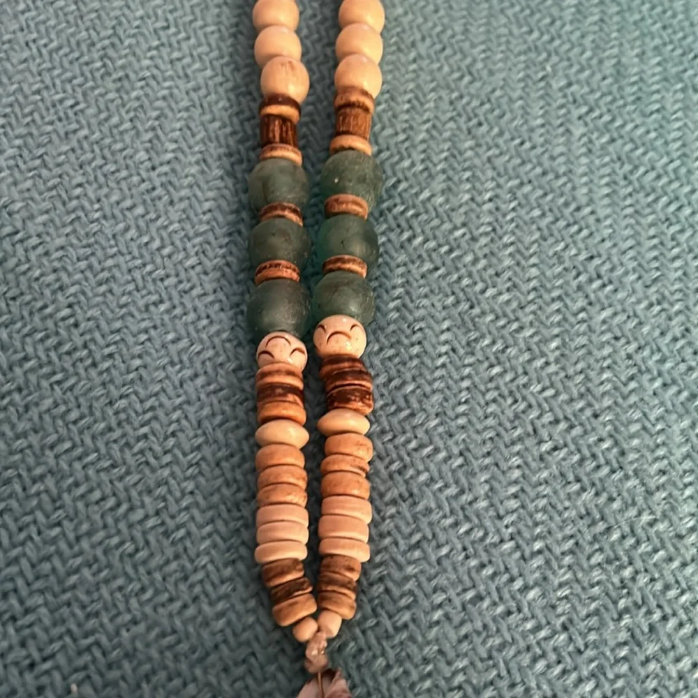 Shell Necklace - Picture 4 of 5